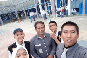 foto bersama anak PMR